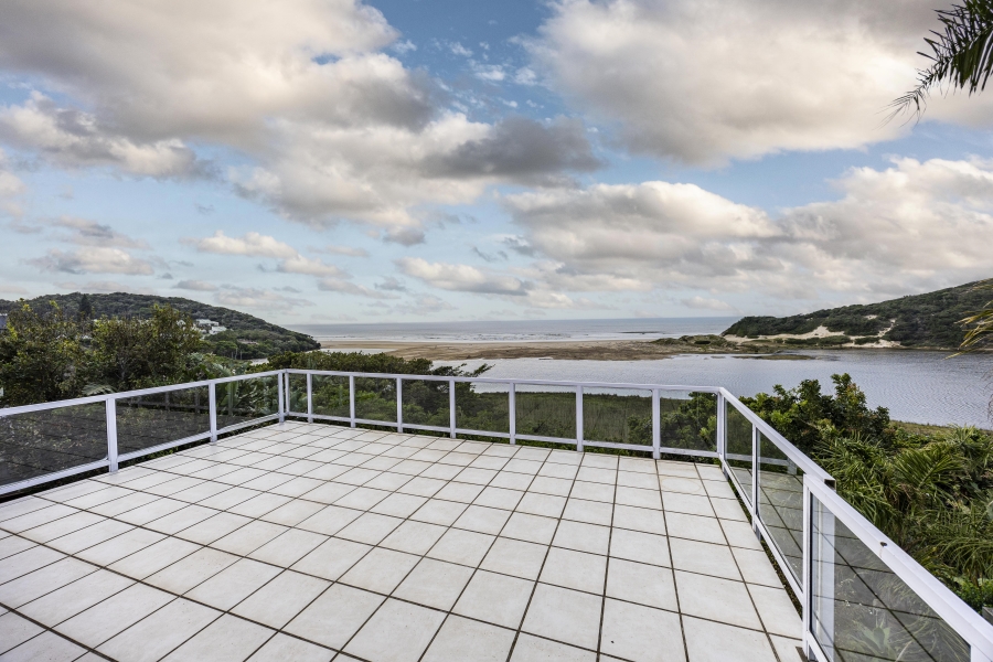 4 Bedroom Property for Sale in Cintsa East Eastern Cape